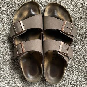 Birkenstocks Arizona Berkibuc Mocha Sandals Size 41 Medium/Narrow Gently Used